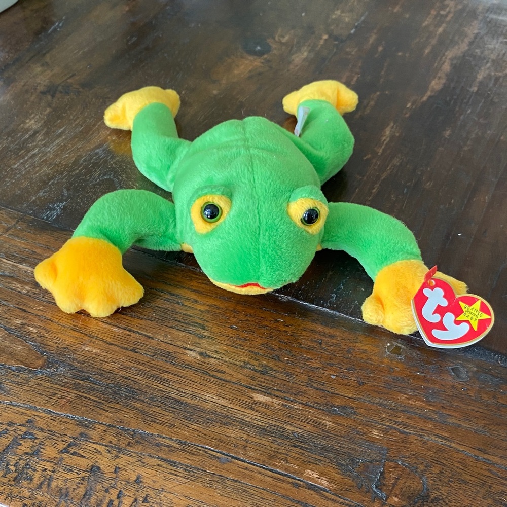 TY Beanie Baby “Smoochie” Green and Yellow Frog Plush, 1997